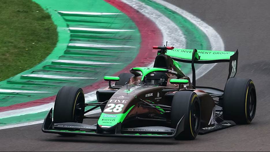 Brad Benavides stays with AIX Racing for 2026, aiming to turn strong Qualifying pace into wins and podiums after a solid 2025 season.