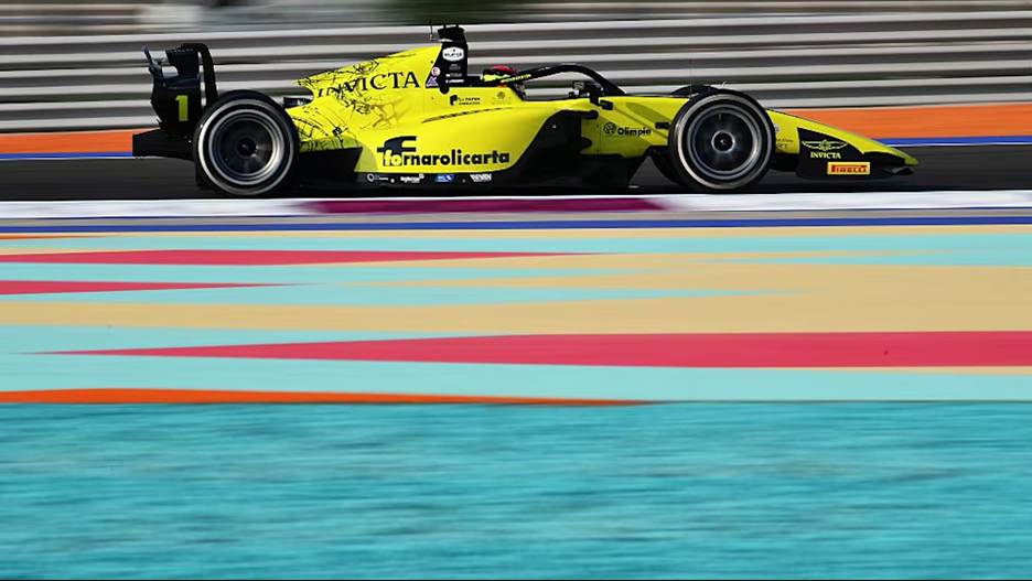 Fornaroli inherits Qatar GP Feature Race pole after Goethe’s penalty, boosting Invicta’s title hopes as tyre wear and consistency shape a decisive F2 weekend.