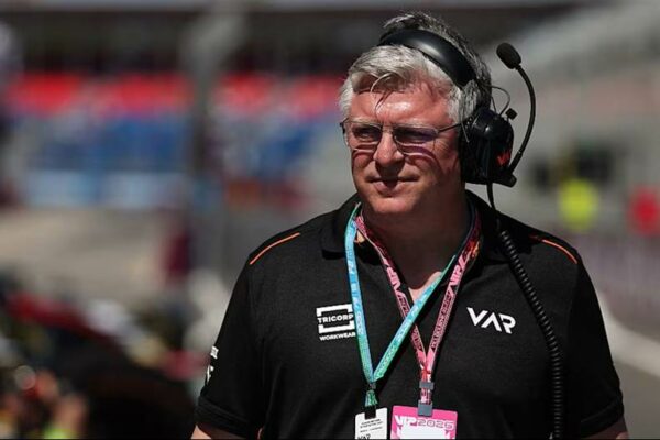 Otmar Szafnauer praises Melbourne F3 Sprint Race one-two for VAR and urges the team to turn podium finishes into a regular target in 2026.