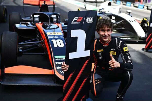 Bruno Del Pino wins Melbourne Sprint Race, boosting confidence as he begins his 2026 F3 season with Van Amersfoort Racing.