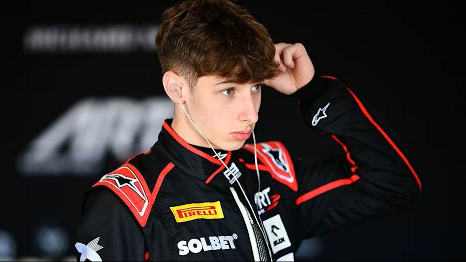 Maciej Gładysz impresses on 2026 F3 debut in Melbourne with P5, showing strong pace, composure and a clear focus on consistency.