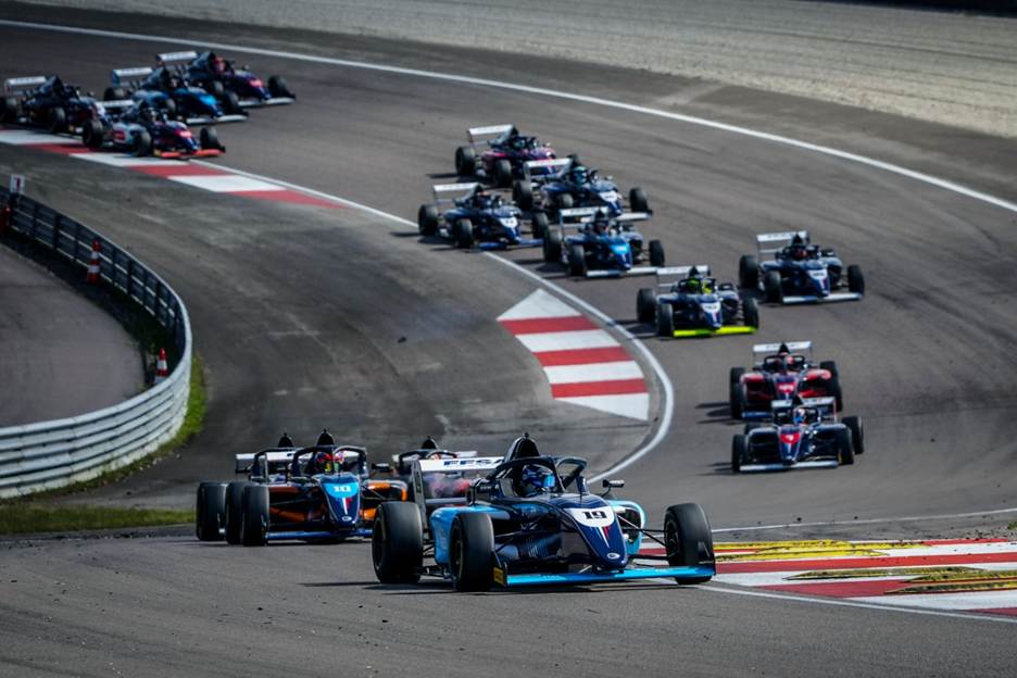 Bouzar dominated 2026 French F4 at Dijon with two wins, as Ramaekers claimed Race 2 and Proenca took the women’s points lead.