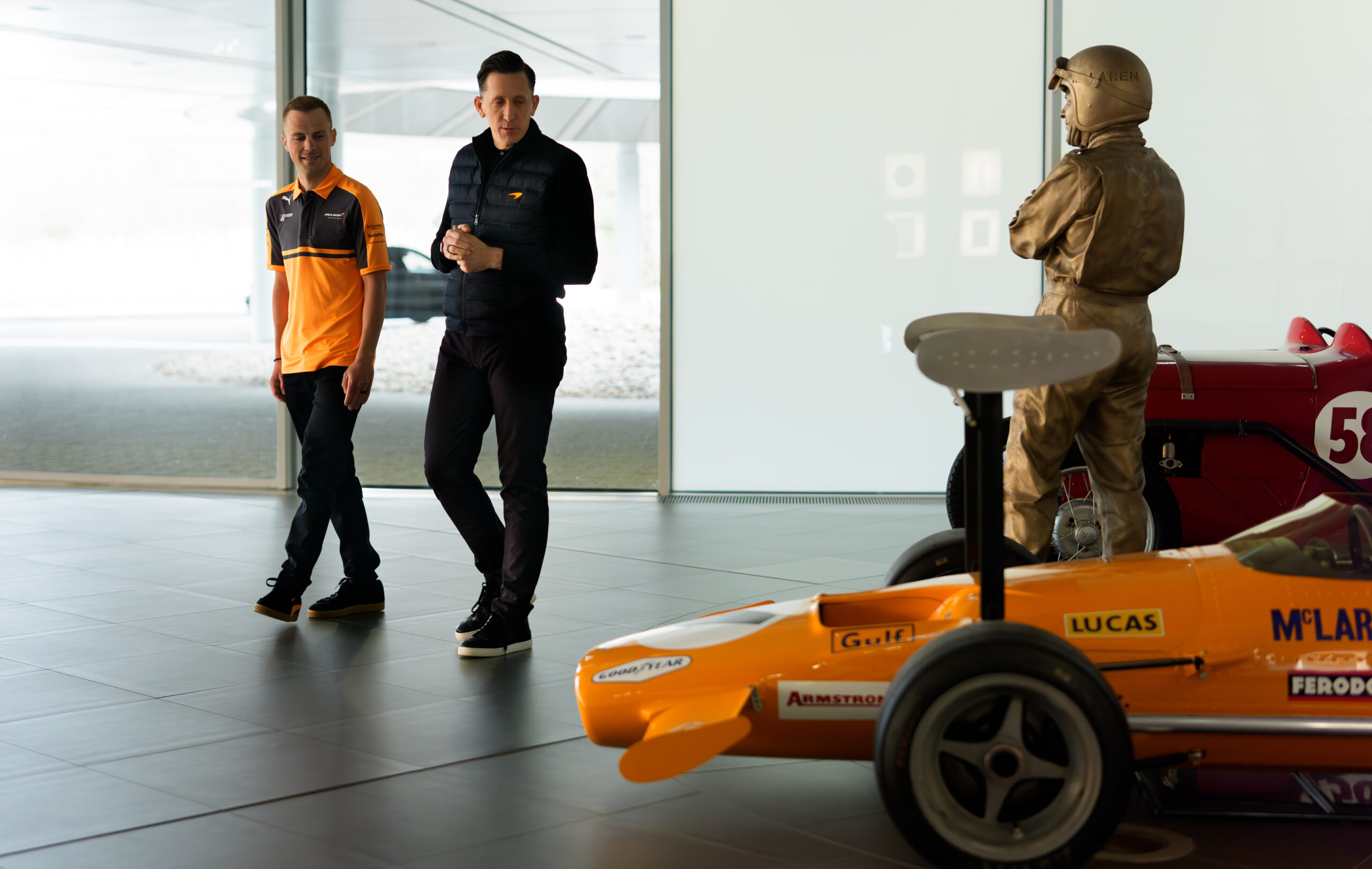 Laurens Vanthoor joins the McLaren 2027 FIA WEC Hypercar line-up as the brand builds its MCL-HY project with United Autosports.