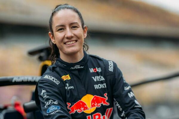 Palmowski tops damp F1 Academy practice in Shanghai as Larsen, Westcott and Lloyd challenge in a tightly packed opening session.