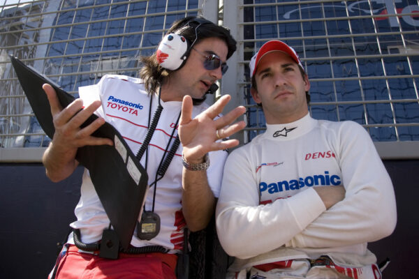 Francesco Nenci and Timo Glock ahead of the 2008 F1 Australian GP.