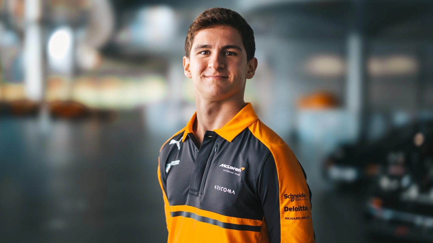 Leonardo Fornaroli joins McLaren's 2027 WEC Hypercar team alongside Jensen, Vanthoor and Lynn while retaining his F1 reserve role.
