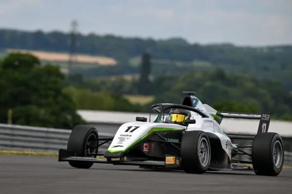 John O’Donnell topped Thursday GB4 testing at Donington Park by 0.075s from Enzo Hallman, with Fred Green completing the top three.