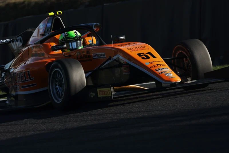 Fred Green converts pole into victory in GB4 Race 1 at Brands Hatch as Alex O’Grady moves closer to securing the 2026 title.