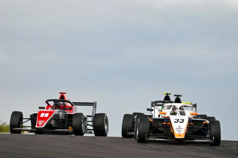 Jasser Iskander starts 2026 GB4 Race 3 from pole at Donington Park as penalties and the 103% rule reshape Sunday’s final starting grid.