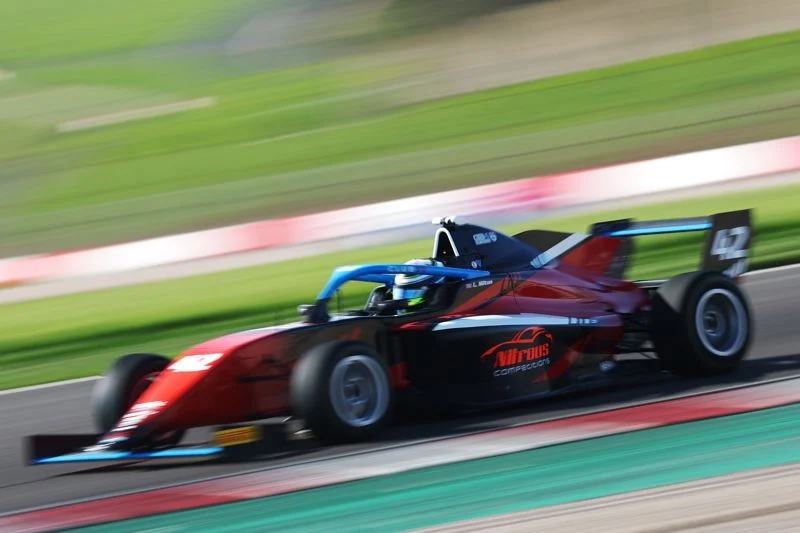 Luke Hilton dominates 2026 GB4 Donington Park test, topping both days as Ingram Hill, Green and others close in ahead of Silverstone.