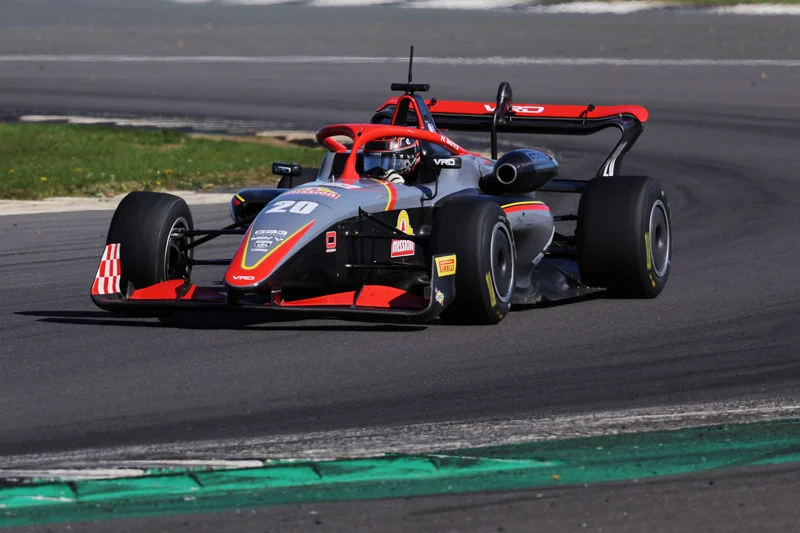 Bedrin secures second 2026 GB3 win at Silverstone after dramatic race featuring safety cars, clashes and late-race chaos.