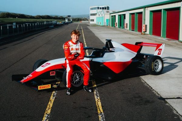 Max Yuill joins Fortec Motorsports for his car-racing debut at the 2026 GB4 Winter Series at Snetterton following karting success.