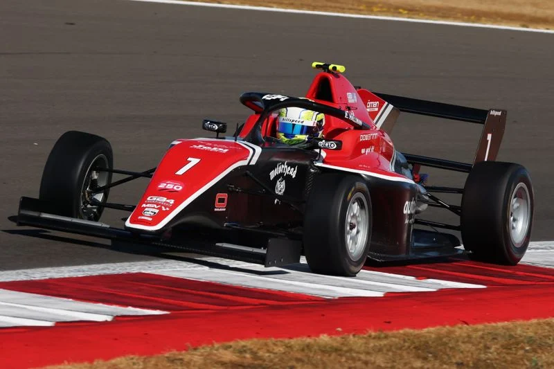 Enzo Hallman tops opening-day 2026 GB4 testing at Snetterton, edging Thomas Ingram Hill as 14 drivers finish within one second overall.