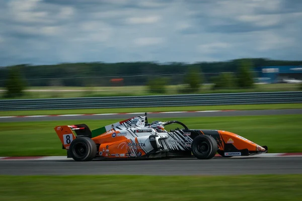 Crosslink Motorsports celebrates FRAC wins and Rivera’s maiden F4 U.S. podium Crosslink earns two FRAC wins at CTMP as Papasavvas rebounds, Hauanio wins and Rivera takes his maiden F4 U.S. podium.