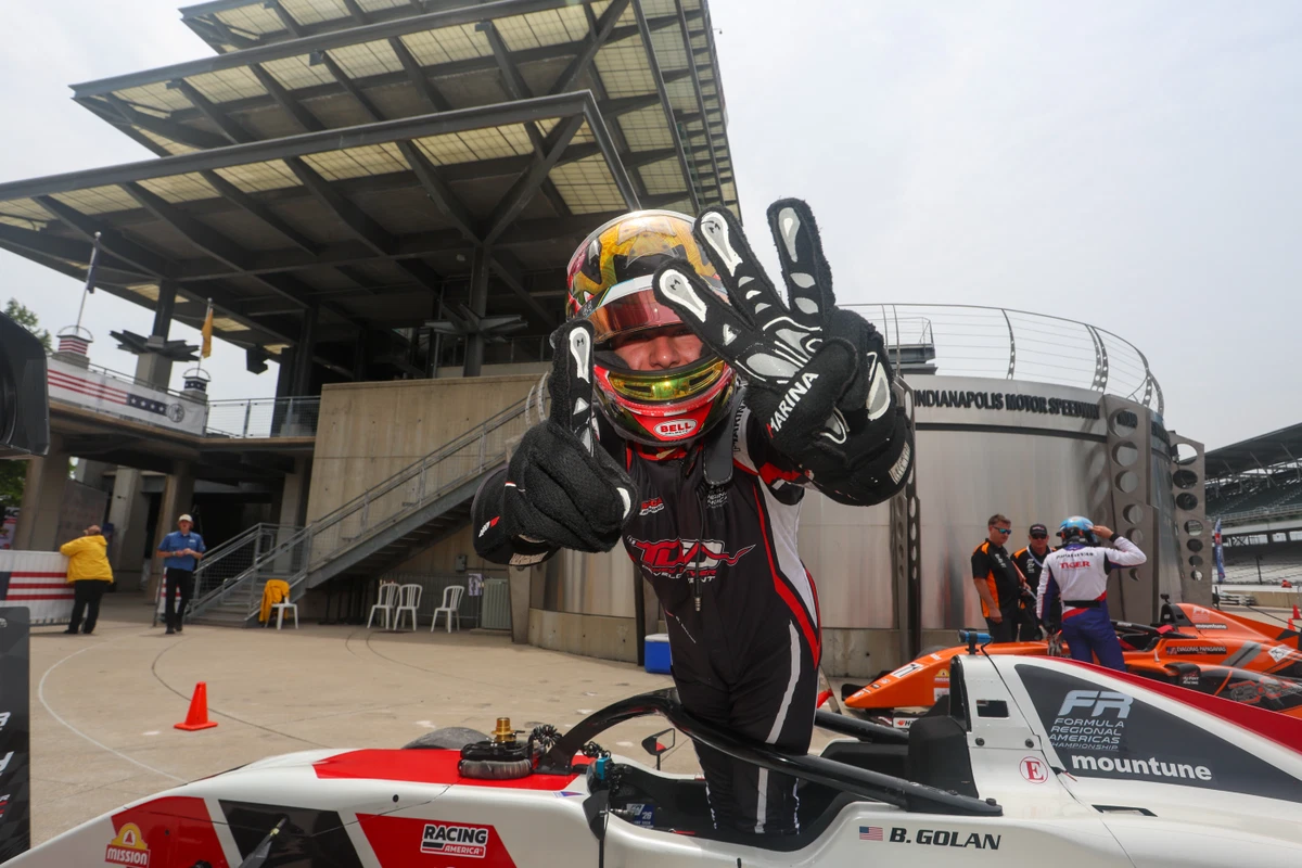Evagoras Papasavvas leads Brady Golan by 17.5 points after IMS, while Crosslink holds a seven-point 2026 FRAC teams lead.