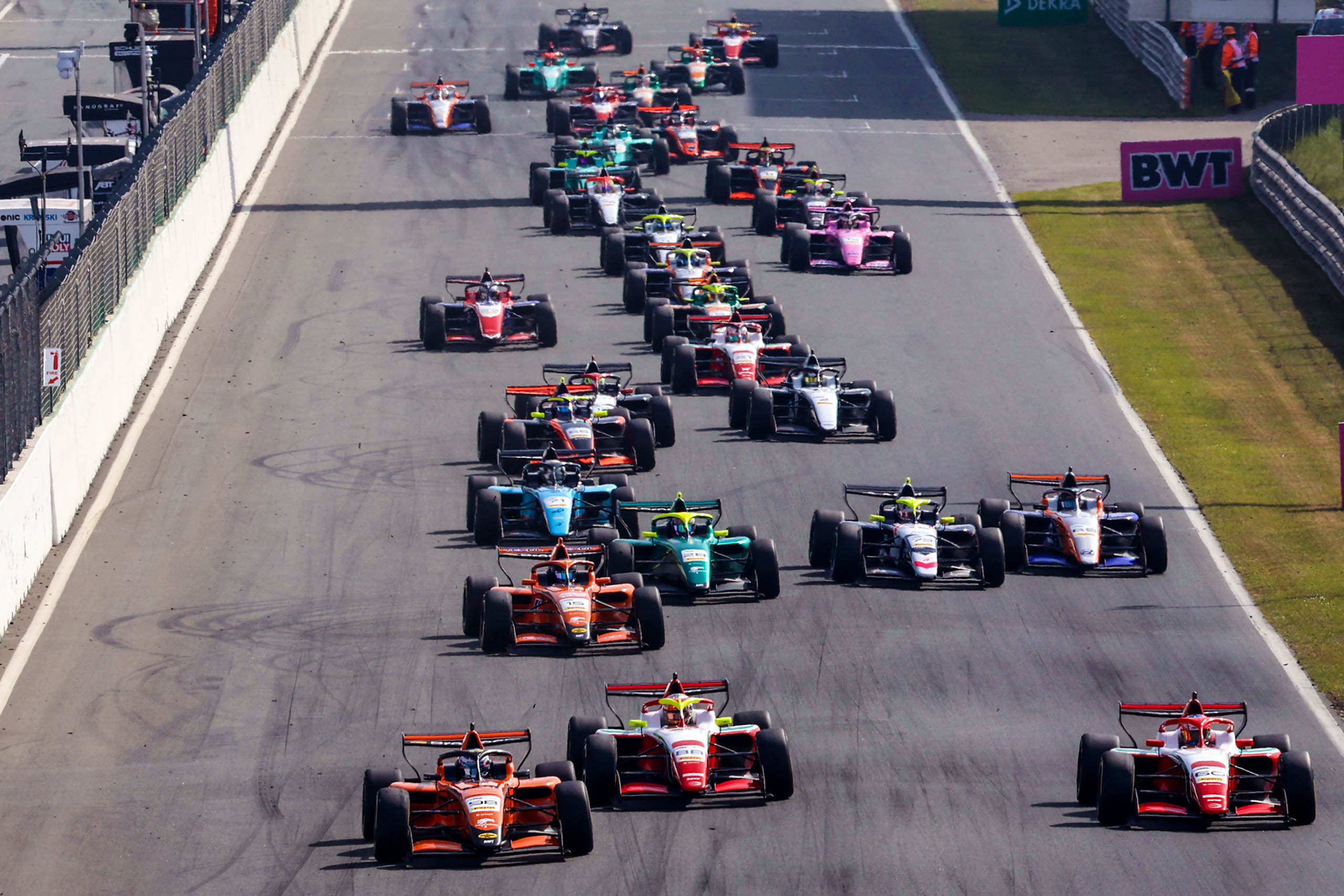 Olivieri leads Wheldon by 20 points into the 2026 FREC Hockenheim finale, with Nakamura-Berta and Al Dhaheri still in contention.