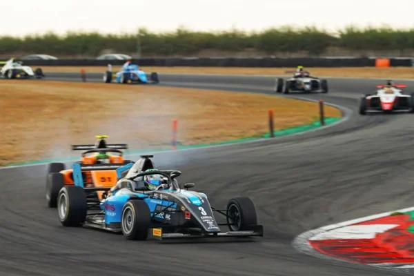 2026 | GB4 | Snetterton | Race 2 | O’Grady holds off Green to complete double victory Alex O’Grady holds off Fred Green to win the 2026 GB4 Race 2 at Snetterton, extending his championship lead to 66 points.