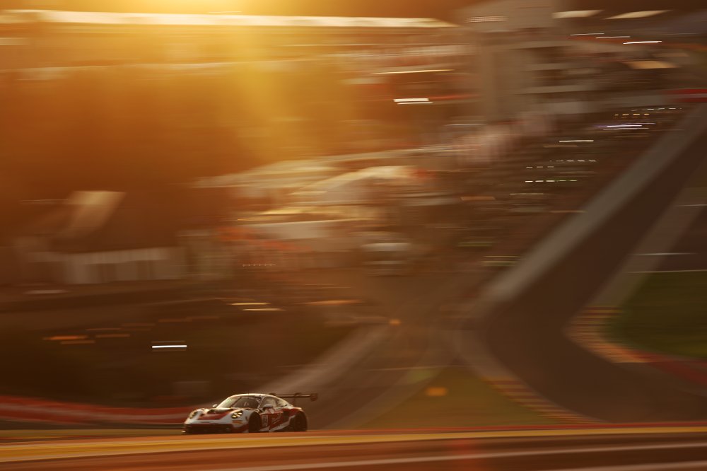 Razoon will field two Porsche 911 GT3 R Evos for the first time in GTWC Europe at the 2026 Portimão Endurance Cup finale.