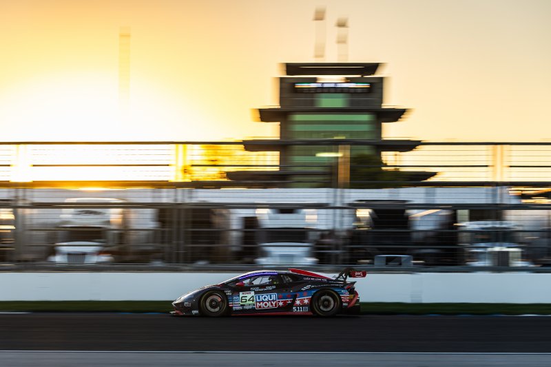 Loris Spinelli puts Chicago Performance’s Lamborghini fastest in Indianapolis 8 Hour Free Practice, edging Loek Hartog by 0.024s.