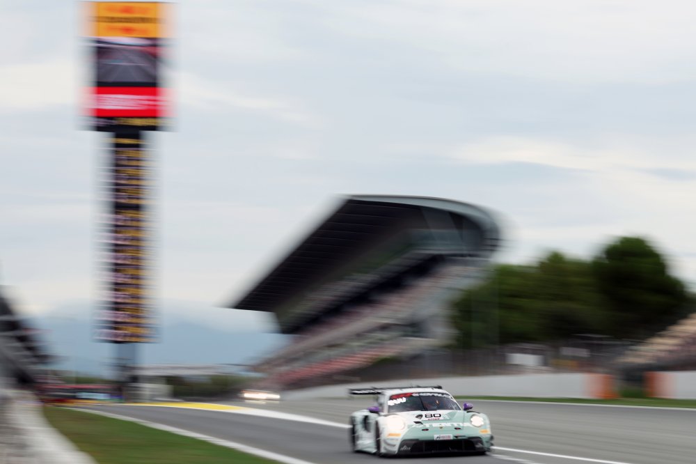 Bastian Buus leads Barcelona FP1 for Lionspeed GP as the championship leaders begin their final push for the Sprint Cup title.